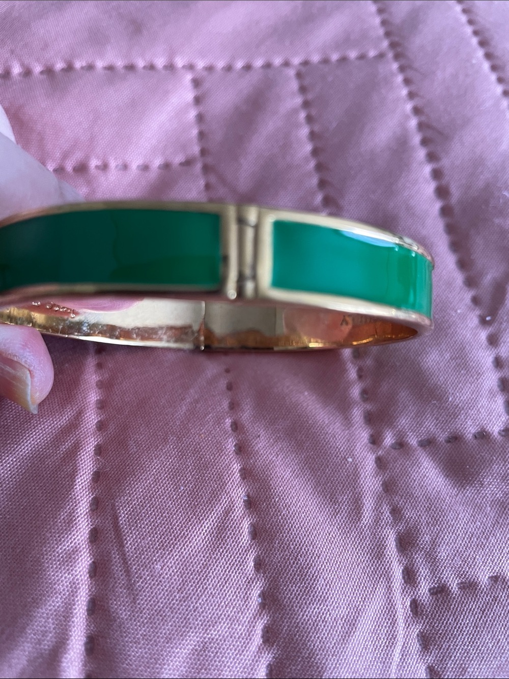 Kate Spade Green Gold Spade And Trimming Clasp Bangle Bracelet EUC - Picture 4 of 7